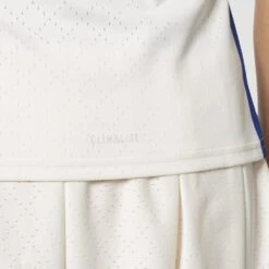 ADIDAS PERFORMANCE Adidas Tank NY Colorblock Weiss/blau/gelb Damen -Tennis Meister Adidas BP5222 APP on model detail 2 transparent 1000x1000 1