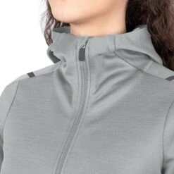 JAKO Freizeitanzug Challenge Mit Kapuze (Jacke Und Hose, Sportiver Schnitt) Hellgrau Damen -Tennis Meister Jako Freizeitanzug Challenge Damen M9521 521 3 1200x1200 1