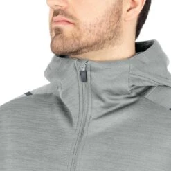 JAKO Freizeitanzug Challenge Mit Kapuze (Jacke Und Hose, Sportiver Schnitt) Hellgrau Herren -Tennis Meister Jako Freizeitanzug Challenge Herren M9521 521 3 1200x1200 1