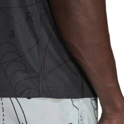 ADIDAS PERFORMANCE Aktion Noch Gültig Klicken Sie Auf Das Icon, Um Eine Erklärung Zu Erhalten. Adidas Tennis-Tshirt Club Graphic Tee Carbongrau Herren 9 ADIDAS PERFORMANCE Aktion Noch Gültig Klicken Sie Auf Das Icon, Um Eine Erklärung Zu Erhalten. Adidas Tennis-Tshirt Club Graphic Tee Carbongrau Herren -Tennis Meister adidas HN0421 Club Graphic Tshirt203 1200x1200 1